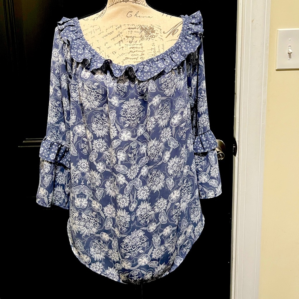 GAP Large Floral Ruffle Women's Top - Blue and White